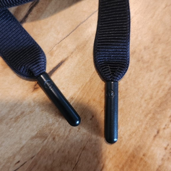 Lululemon hotty hot shorts - Picture 9 of 10